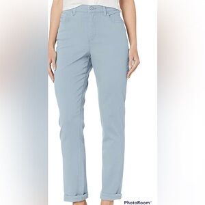 Gloria Vanderbilt  Amanda Classic Tapered light wash Jeans Sz 14